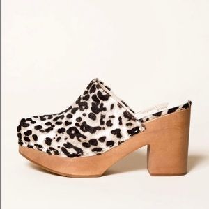 Charlotte Stone Marlo Clogs